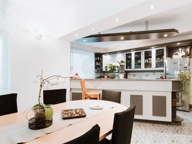 Eladó ház Felcsút 218 nm