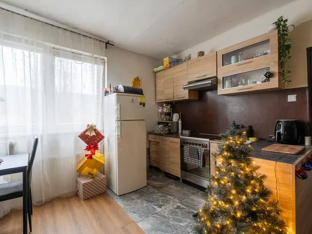 Eladó lakás Tatabánya, Újváros 33 nm