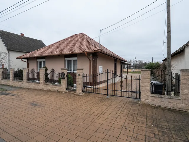 Eladó ház Környe 172 nm