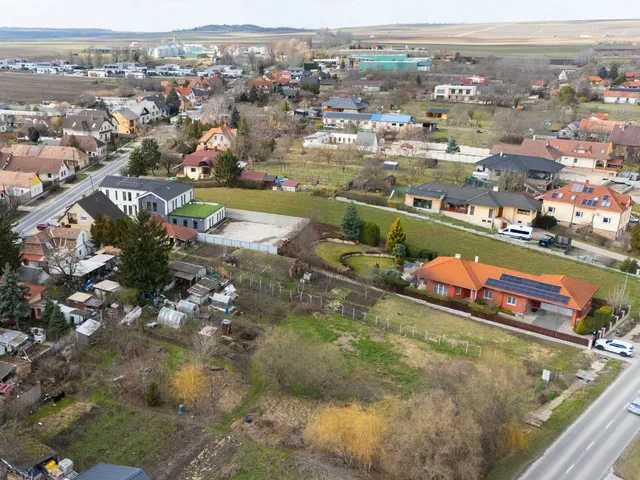 Eladó telek Tata 720 nm