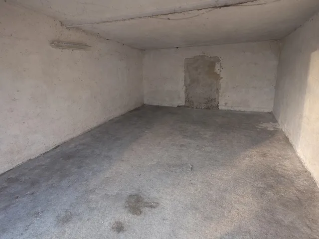 Eladó garázs Tatabánya 19 nm