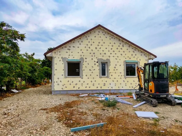 Eladó ház Ács 81 nm