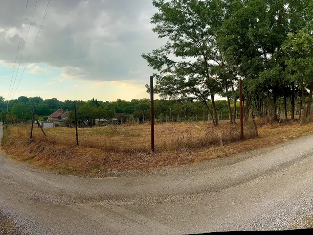 Eladó telek Neszmély 1421 nm