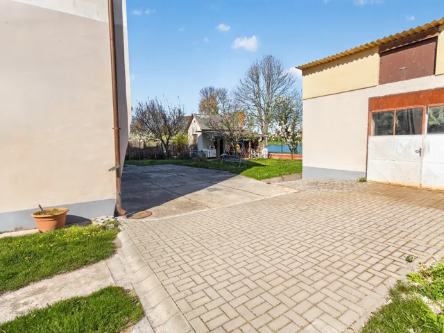 Eladó ház Kisbér 200 nm