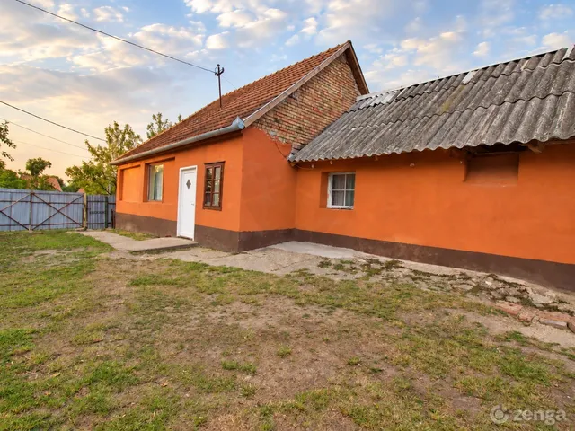 Eladó ház Mocsa 92 nm
