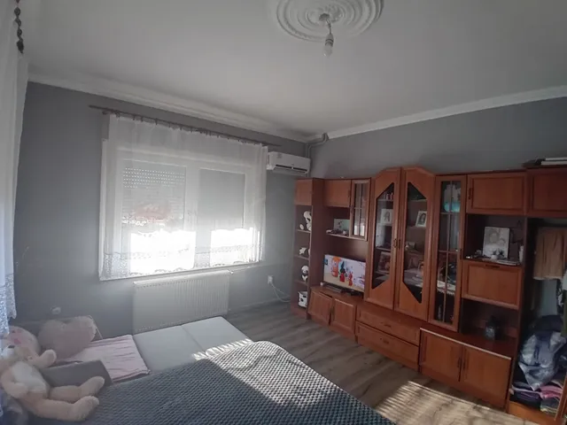 Eladó ház Besenyőtelek 125 nm