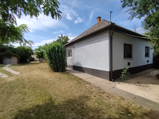 Eladó ház Nagykökényes 73 nm