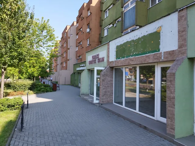 Eladó kereskedelmi és ipari ingatlan Hatvan