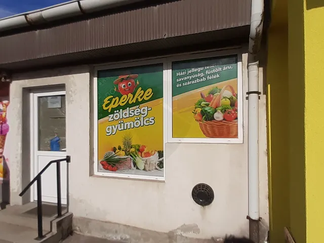 Eladó kereskedelmi és ipari ingatlan Rózsaszentmárton