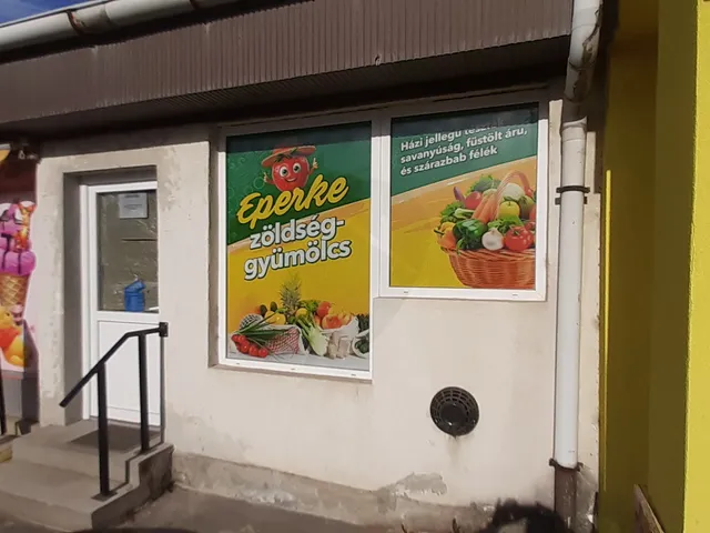 Eladó kereskedelmi és ipari ingatlan Rózsaszentmárton