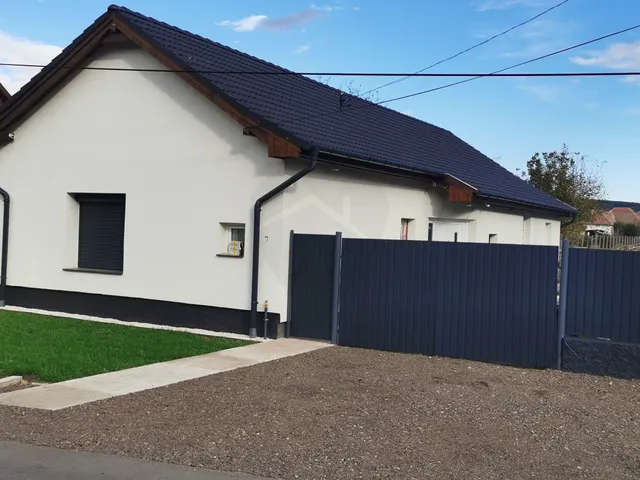 Eladó ház Lőrinci 120 nm