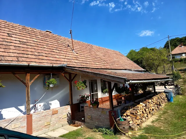 Eladó ház Acsa 63 nm