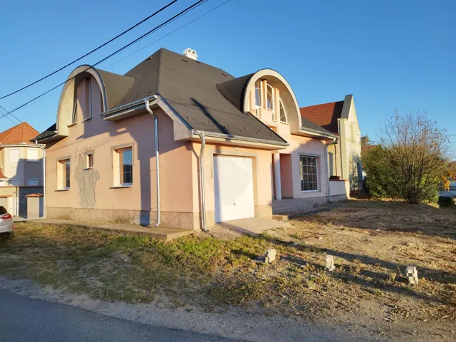 Eladó ház Jászfényszaru 130 nm