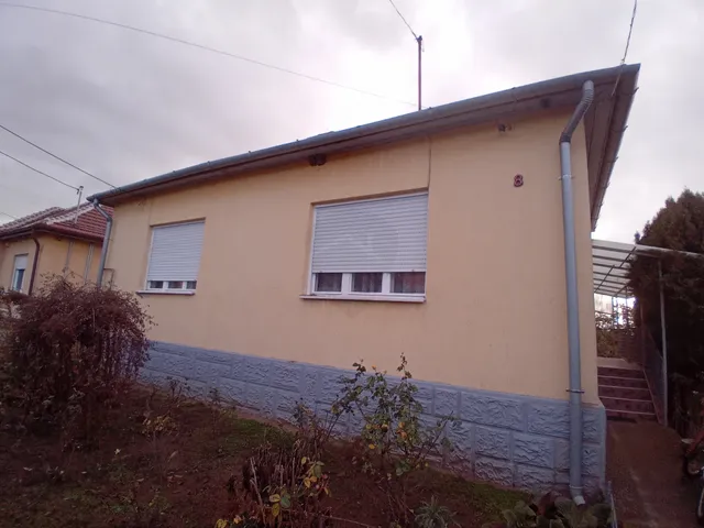 Eladó ház Apc 71 nm