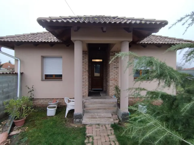 Eladó ház Kerekharaszt 98 nm