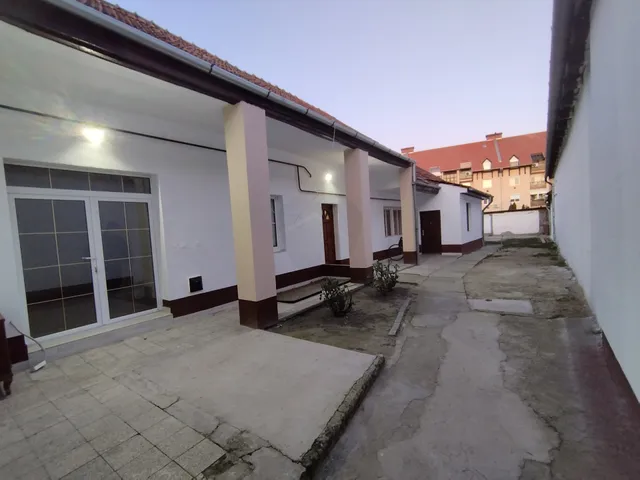 Eladó lakás Hatvan 151 nm