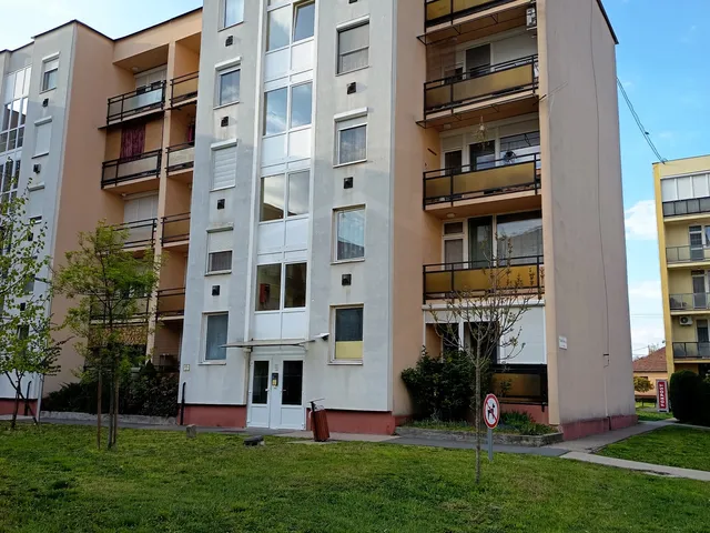 Eladó lakás Hatvan 7 nm