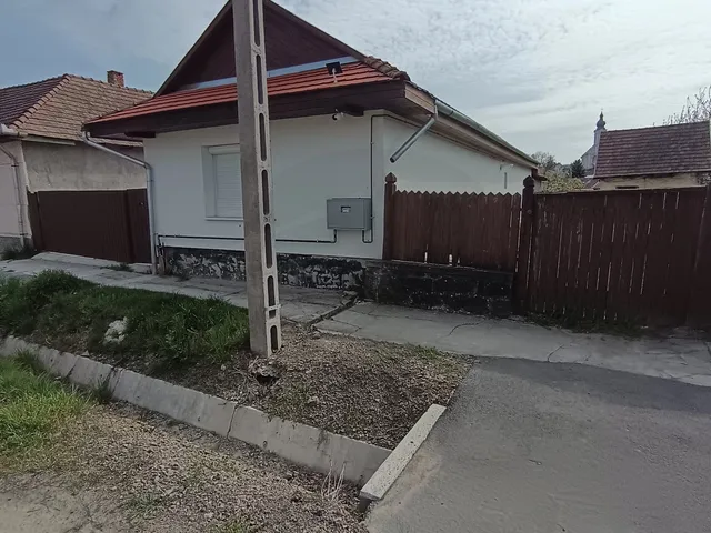 Eladó ház Buják 74 nm