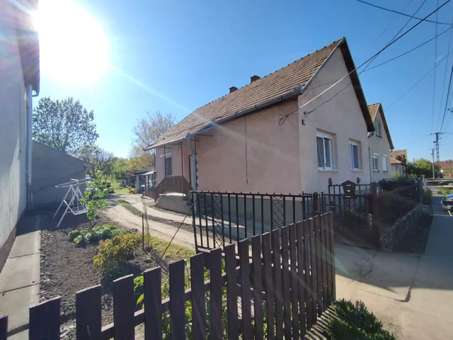 Eladó ház Egyházasdengeleg 82 nm