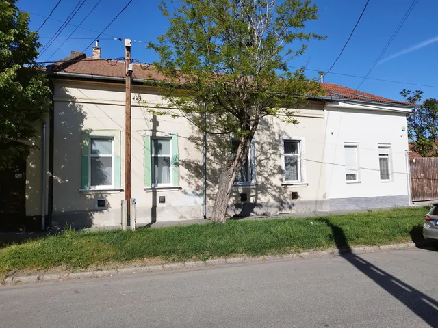 Eladó lakás Hatvan 76 nm