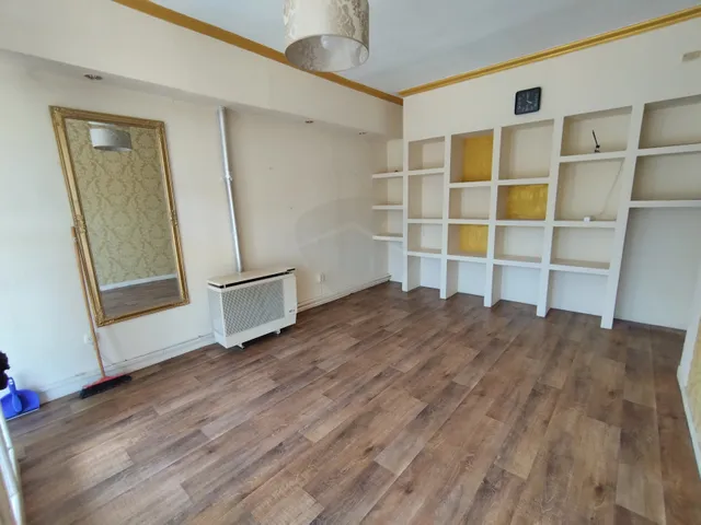 Kiadó kereskedelmi és ipari ingatlan Hatvan 49 nm