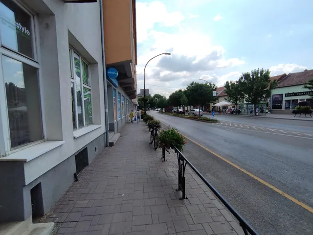 Kiadó kereskedelmi és ipari ingatlan Hatvan 49 nm