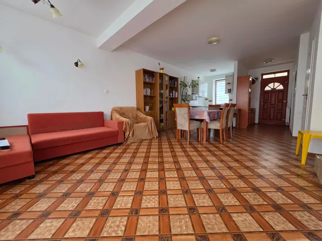 Eladó lakás Aszód 68 nm