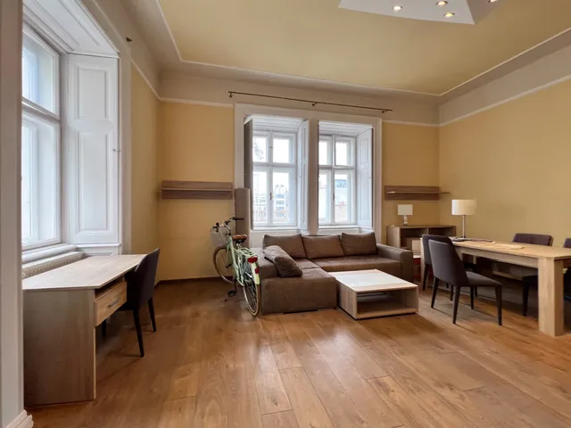 Eladó lakás Budapest VI. kerület 84 nm