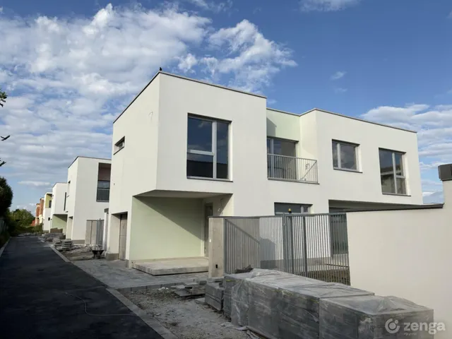 Eladó ház Budapest XVIII. kerület, Almáskert 146 nm