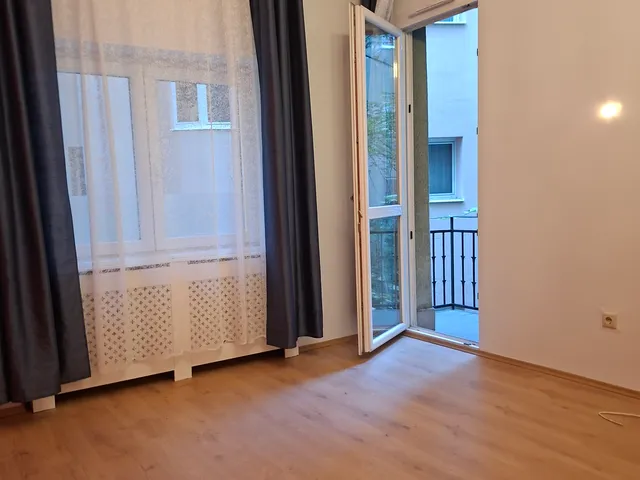 Kiadó kereskedelmi és ipari ingatlan Budapest I. kerület, Gellérthegy I. ker. 34 nm