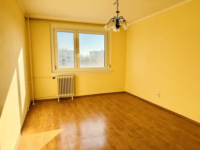 Kiadó lakás Győr, Adyváros 53 nm