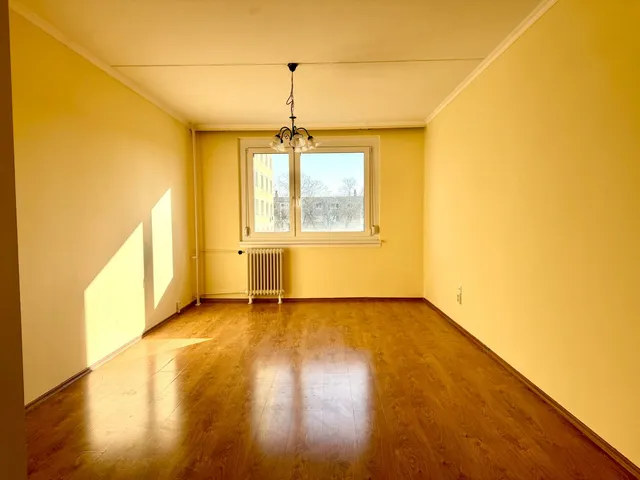 Kiadó lakás Győr, Adyváros 53 nm