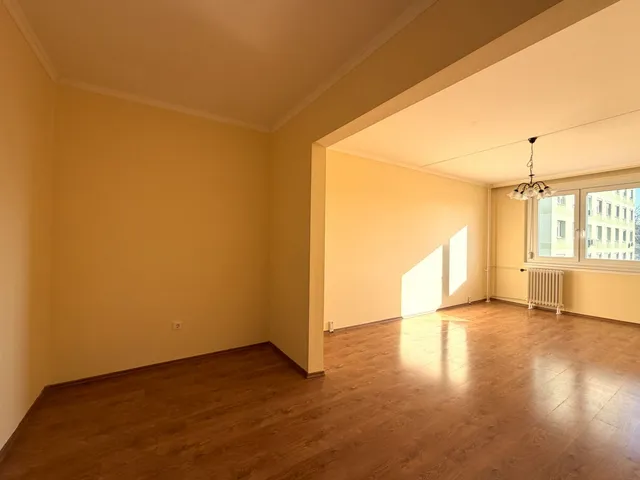 Kiadó lakás Győr, Adyváros 53 nm