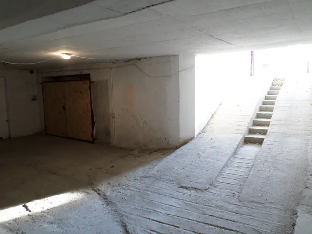 Kiadó garázs Szeged, Jósika utca 18 nm
