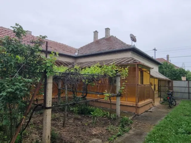Eladó ház Szeged, Tápé 74 nm