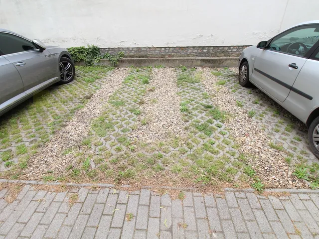 Kiadó garázs Szeged, Belváros 18 nm