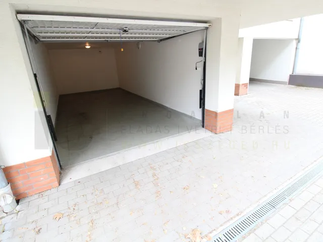 Kiadó garázs Szeged, Belváros 21 nm