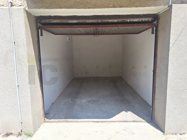 Kiadó garázs Szeged, Alsóváros 13 nm