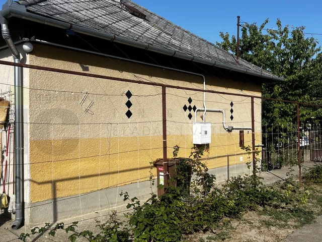 Eladó ház Szeged, Tápé, Adorján utca 100 nm