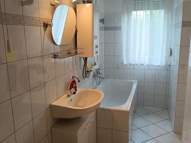 Kiadó lakás Szeged, Újszeged, Közép fasor 56 nm