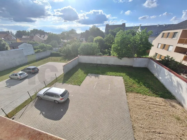 Kiadó garázs Szeged, Móraváros 15 nm