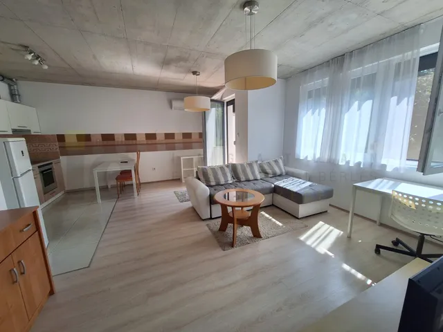 Kiadó lakás Szeged, Belváros, Bécsi körút 48 nm