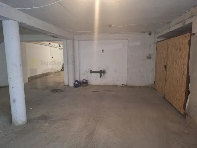 Kiadó garázs Szeged, Belváros, Béke utca 18 nm