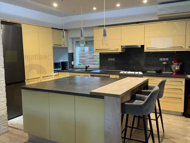 Eladó ház Szeged, Újszeged 142 nm