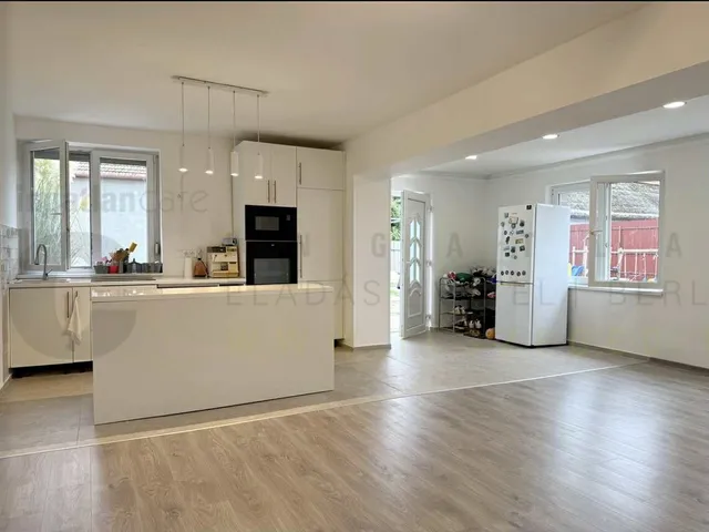 Eladó ház Szentes, Felsőpárt 103 nm