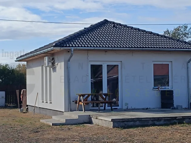 Eladó ház Zsombó 66 nm