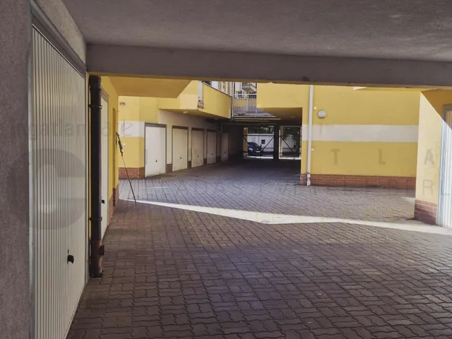 Eladó garázs Szeged, Felsőváros 28 nm