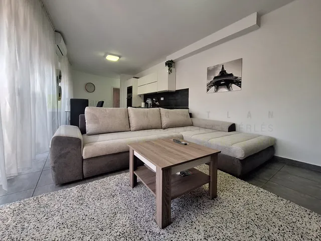 Kiadó lakás Szeged, Móraváros 70 nm