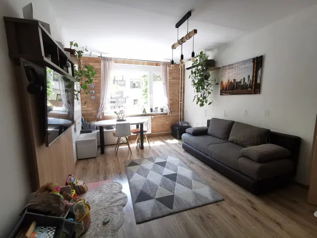 Eladó lakás Szeged, Rókus, Vág utca 72 nm