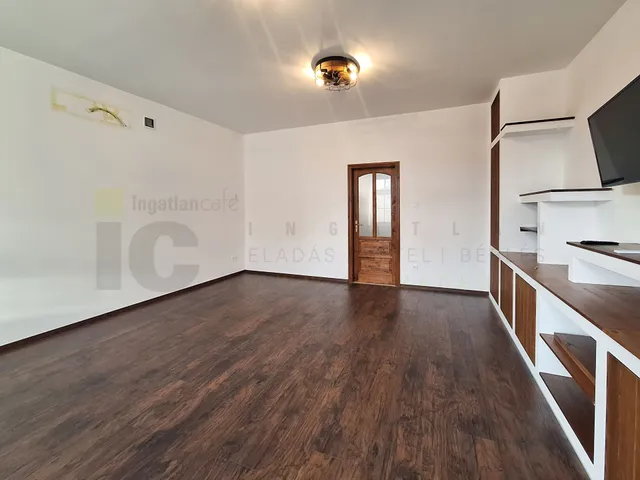 Kiadó lakás Szeged, Rókus, Vasas Szent Péter utca 50 nm